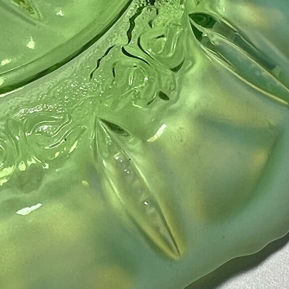 Vintage Jefferson Glass Green Opalescent Iris Meander Fleur de Lis Dish 7 Inches - Picture 7 of 9